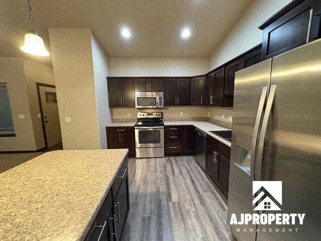 Building Photo - 9402 W Broek Dr