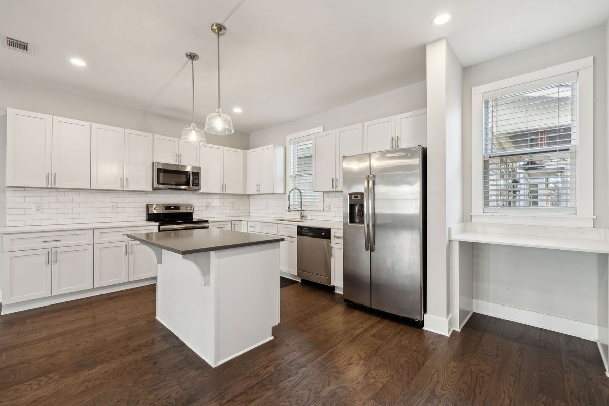 Building Photo - 713 Mill Creek Meadow Dr