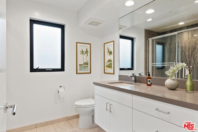 Building Photo - 1306 Cabrillo Ave