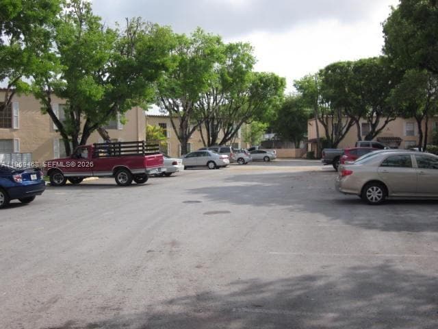 Building Photo - 10738 N Kendall Dr