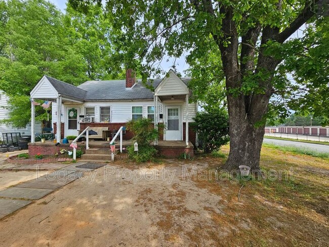 Primary Photo - 1338 Rayon St