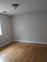 Building Photo - 609 Douglass Ave