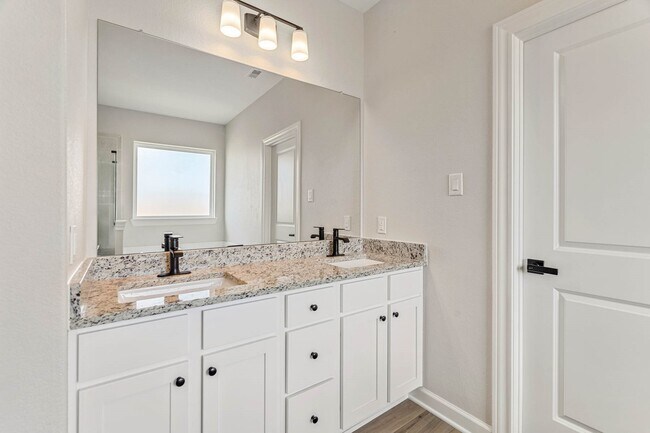 Building Photo - 10518 Sutter Crk Dr