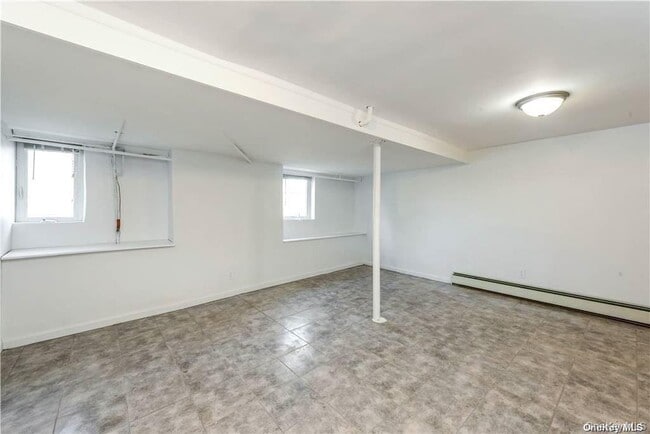 Building Photo - 32 Grove St