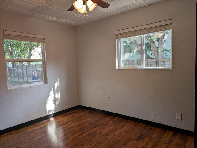 Building Photo - 6915 Providence Ave