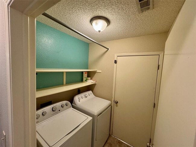Building Photo - 8311 Edgemoor Pl