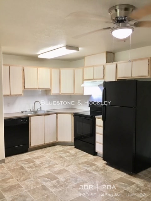 Building Photo - 120 SE 143rd Ave