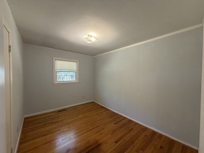 Building Photo - 1008 W Arlington Blvd