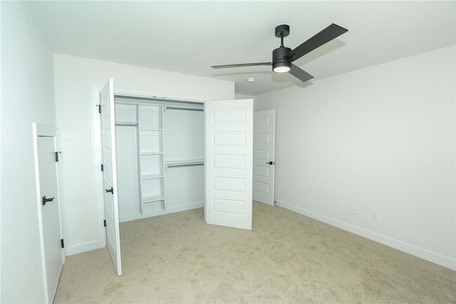 Building Photo - 3213 SW Lovely Ln