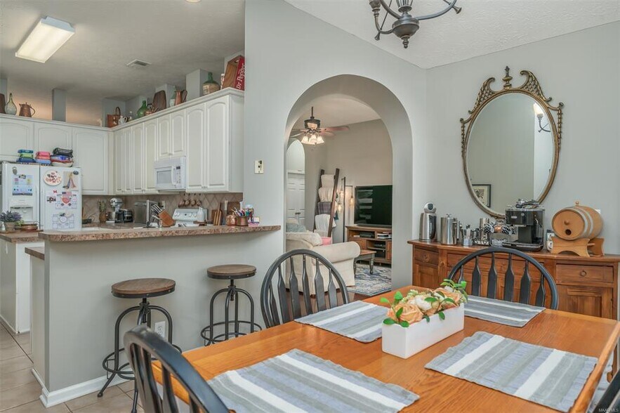 Building Photo - 9211 Hanston Pl