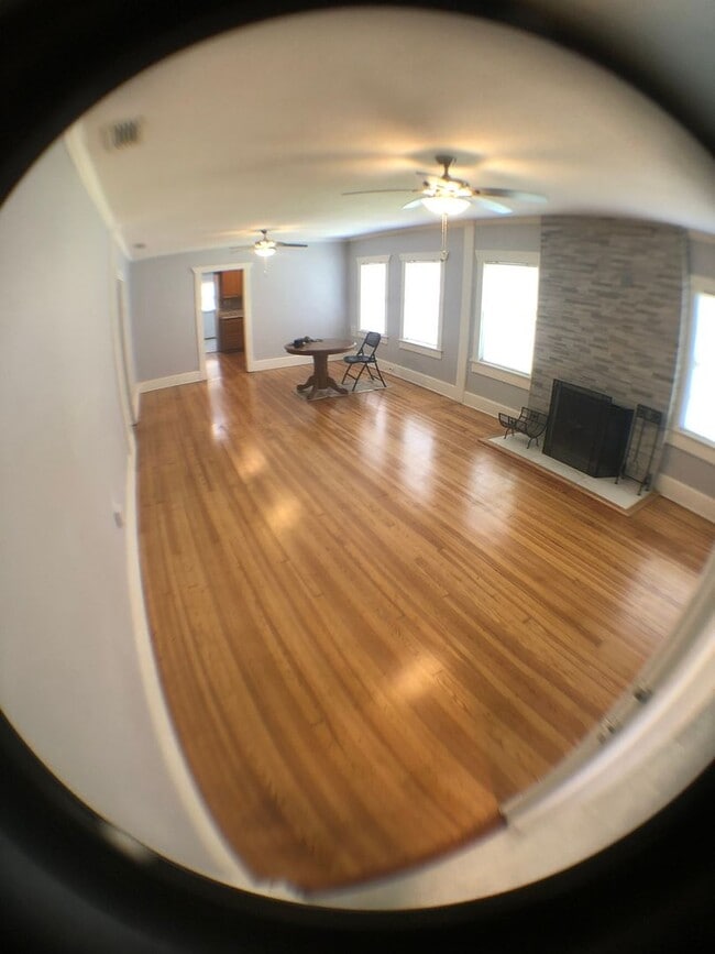 Building Photo - 4130 1st Ave S