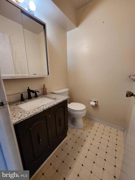 Building Photo - 109 Chaucer Rd