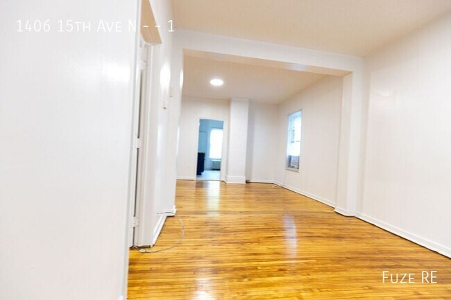 Building Photo - 1406 N 15th Ave