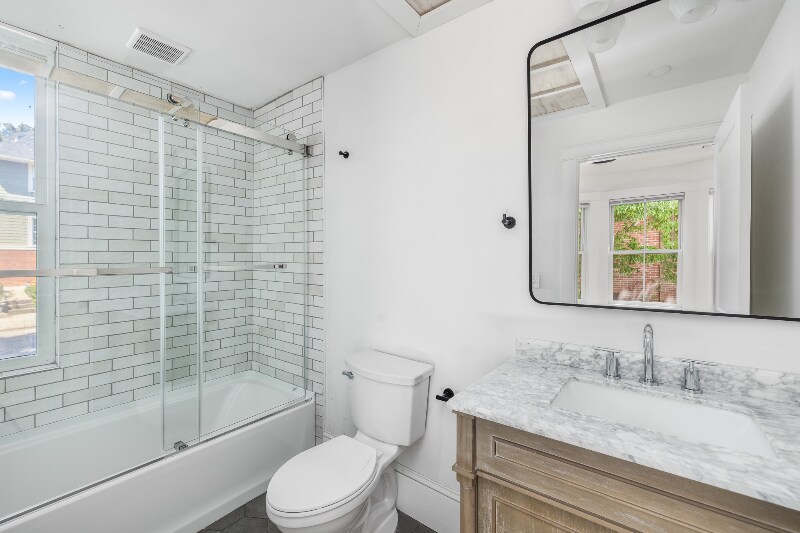 Building Photo - 293 Governor St