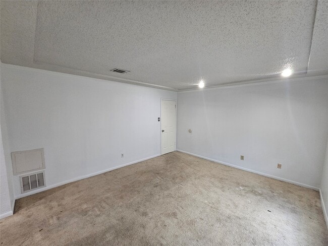 Building Photo - 2715 Ashington Dr