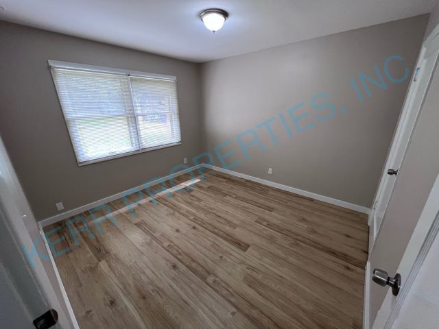 Building Photo - FREE RENT! Charming 3-Bed Home in NE Portl...