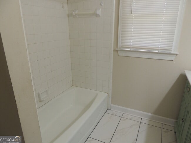 Building Photo - 6336 Phillips Pl