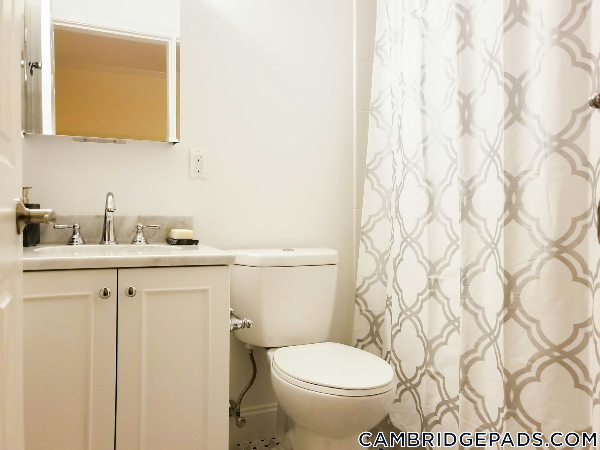 Building Photo - 15 Langdon St