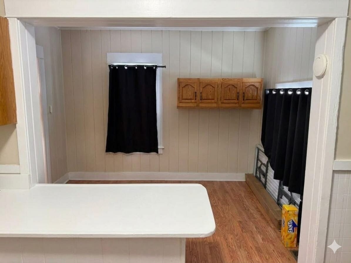 Building Photo - 901 W Main St