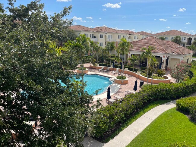 Building Photo - 9833 Baywinds Blvd