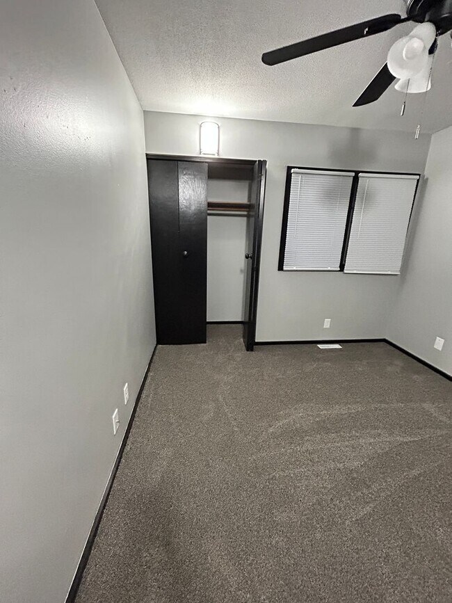 Building Photo - Unique two bedroom 1 1/2 bath with additio...