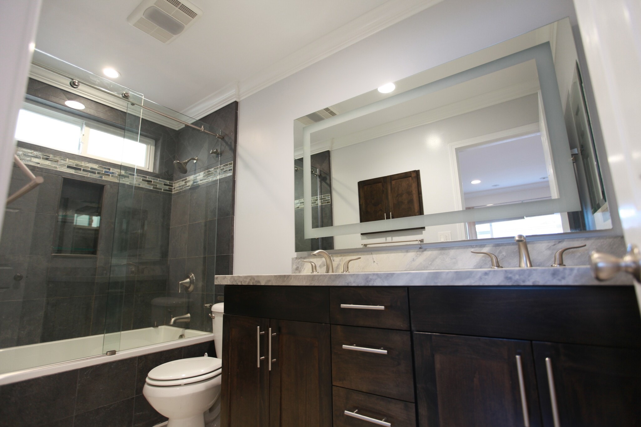 Building Photo - 1143 6th St