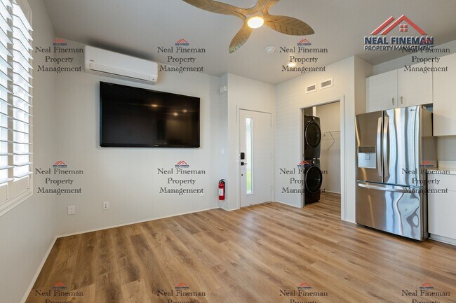 Building Photo - Partially furnished Studio, 1 Bath with st...