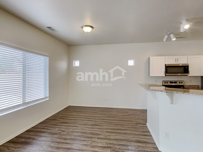 Building Photo - 16864 W Tasha Dr