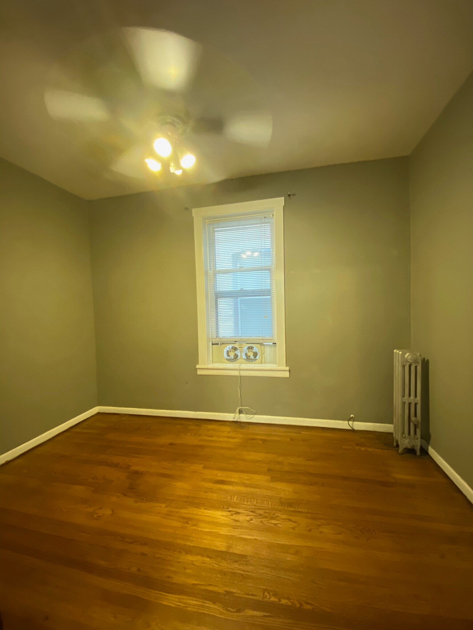 Building Photo - 2232 W Addison St