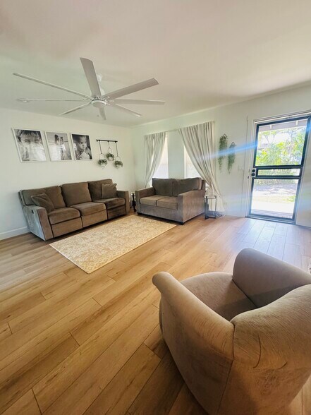 Building Photo - 3846 Lower Honoapiilani Rd