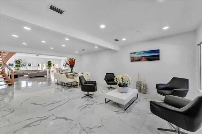 Building Photo - 1700 Cleveland Rd