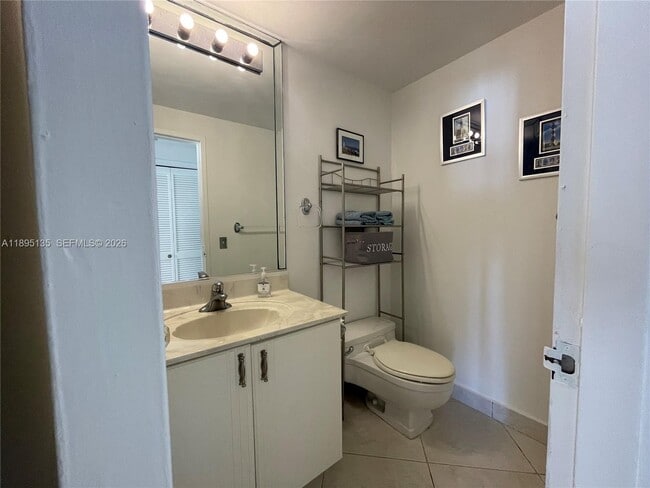 Building Photo - 3505 S Ocean Dr