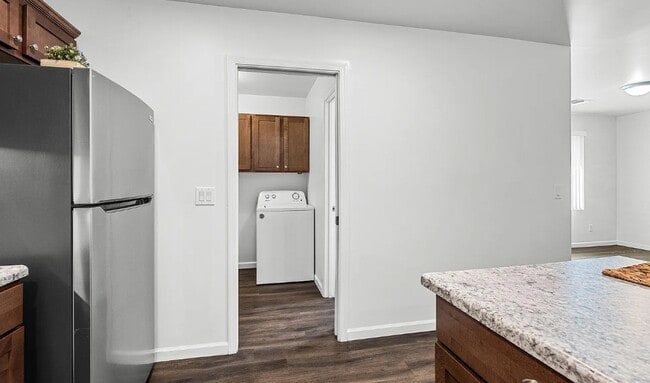 Building Photo - 1720 E Hermosa Dr