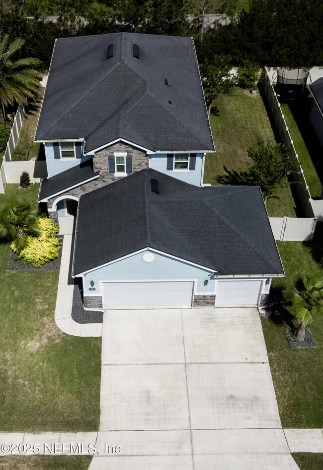 Building Photo - 35 Mercutio Ln