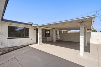 Building Photo - 1129 N Wedgewood Cir