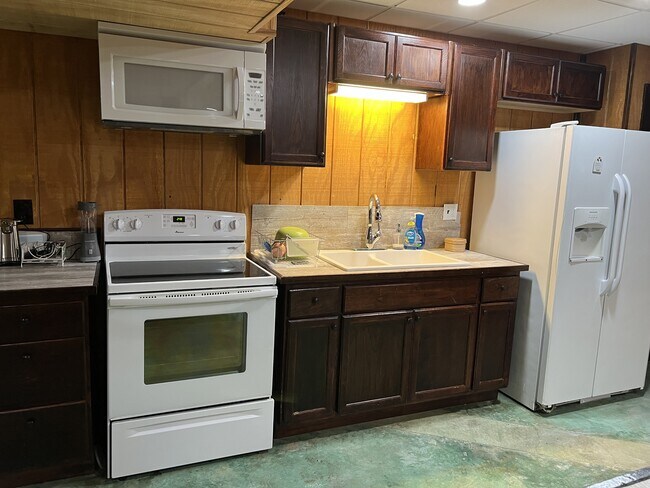 Building Photo - 3230 Gunnels Ln