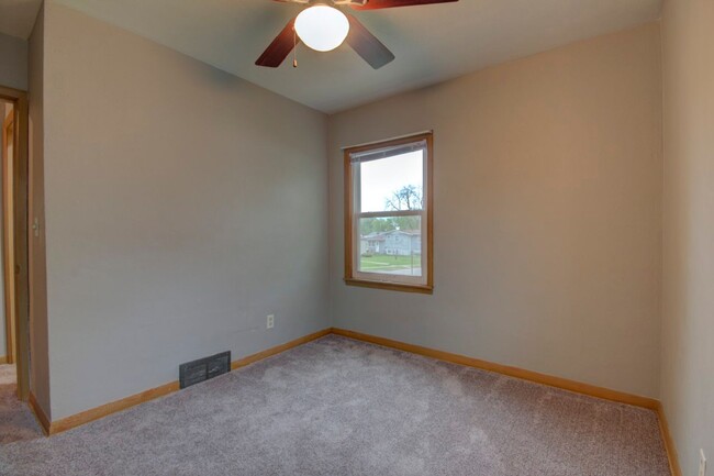 Building Photo - Remodeled 3 Bedroom Home