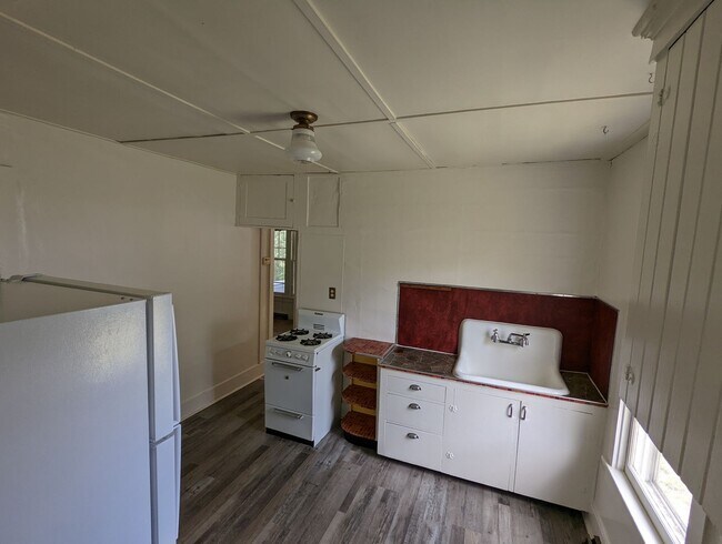 Building Photo - Centrally Located Home on Corner Lot with Small Pets Considered