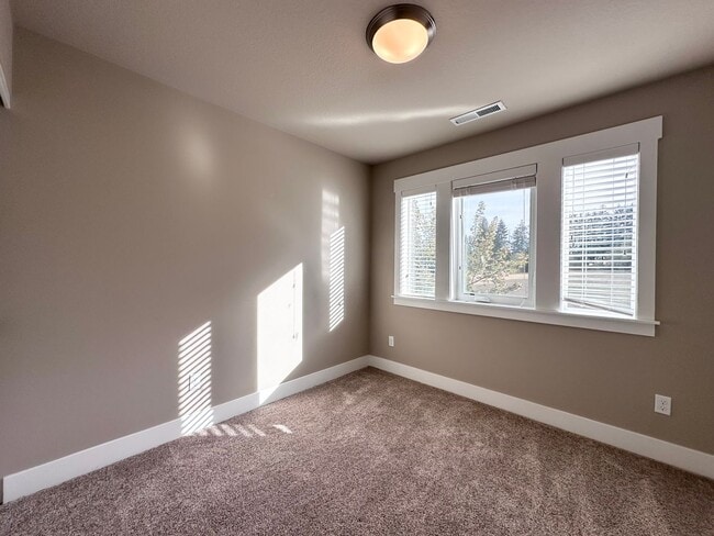 Building Photo - LUXURY TOWNHOUSE; 2 CAR GARAGE, BONUS ROOM...