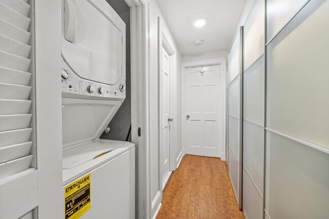 Building Photo - 194 Washington St