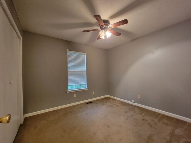 Building Photo - Charming Douglasville Home with Bonus Base...