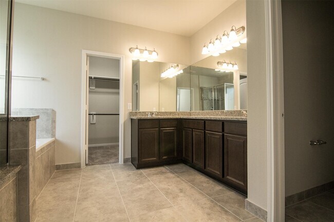 Building Photo - 618 Cypress Creek Ln