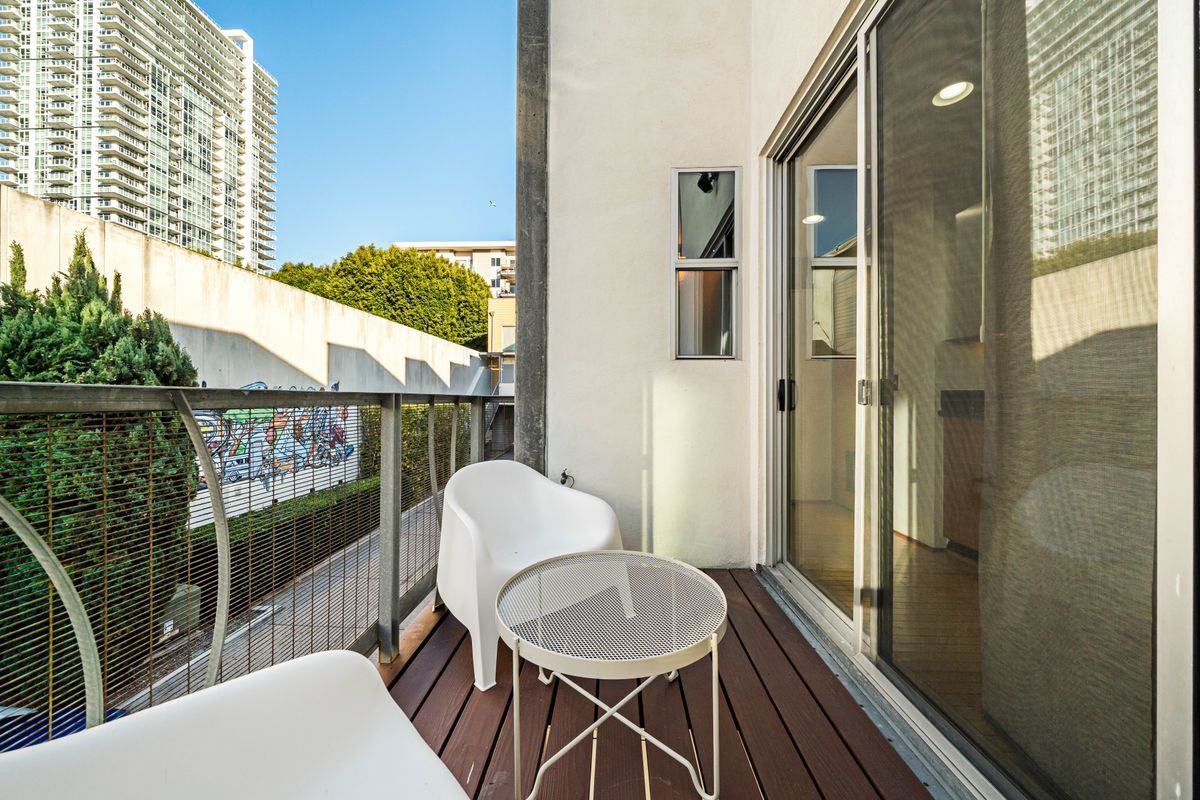 Building Photo - 1048 F St