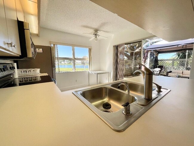 Building Photo - 3901 Medford Ct