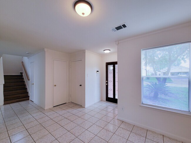 Building Photo - 11810 Rolling Stream Dr