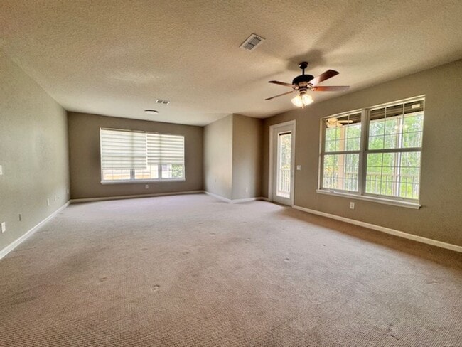 Building Photo - Condominium for rent