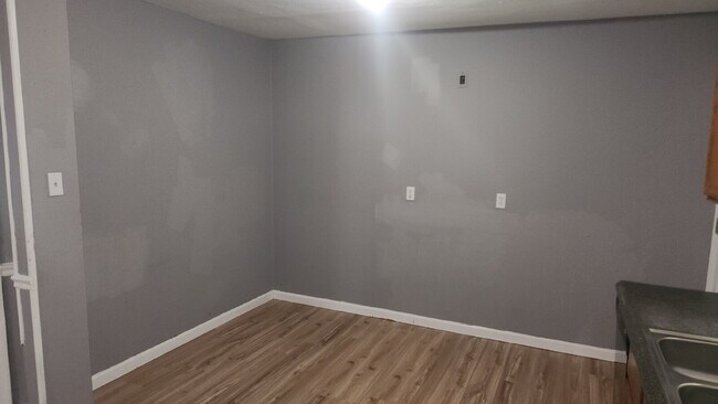 Building Photo - 10501 Baron Dr