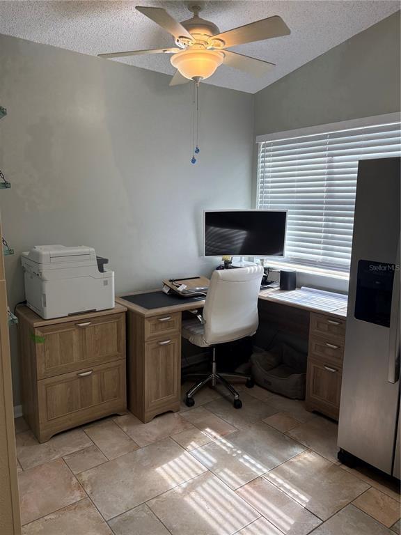 Building Photo - 571 Milburne Close