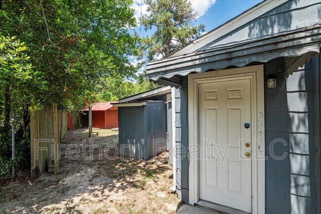 Building Photo - 2528 Luz Dr