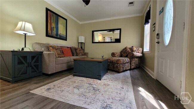 Building Photo - 1704 E 31st St